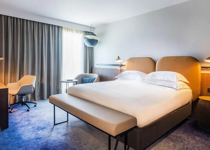 Crowne Plaza - - Grand Arenas By Ihg 4* Ницца